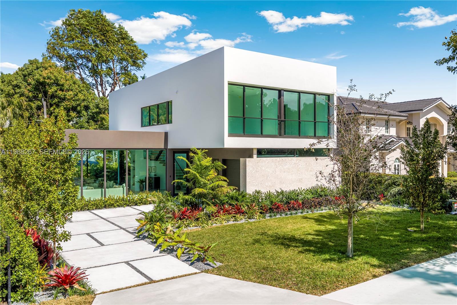 4081 Hardie Ave Miami, FL 33133