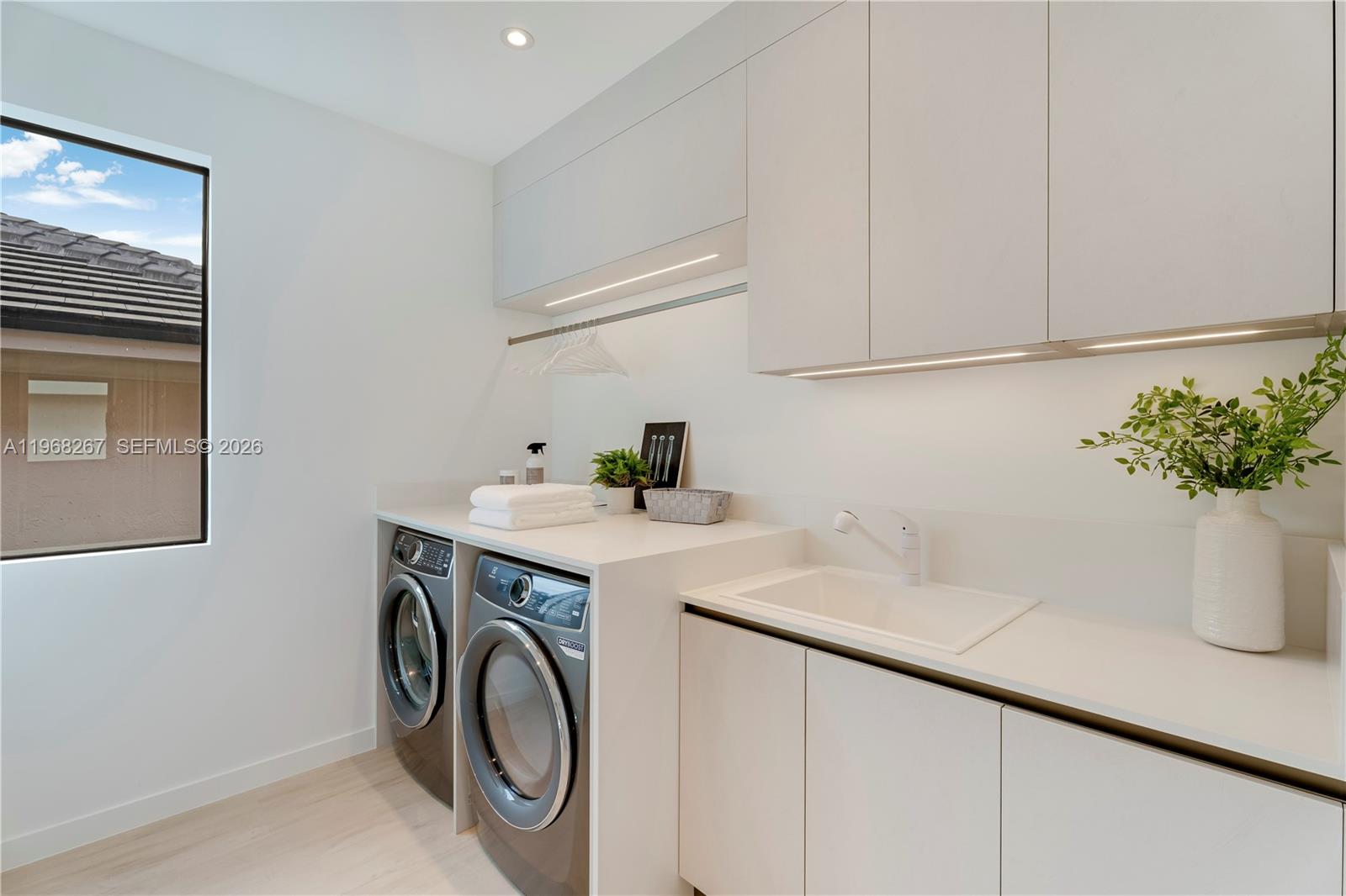 4081 Hardie Ave Miami, FL 33133