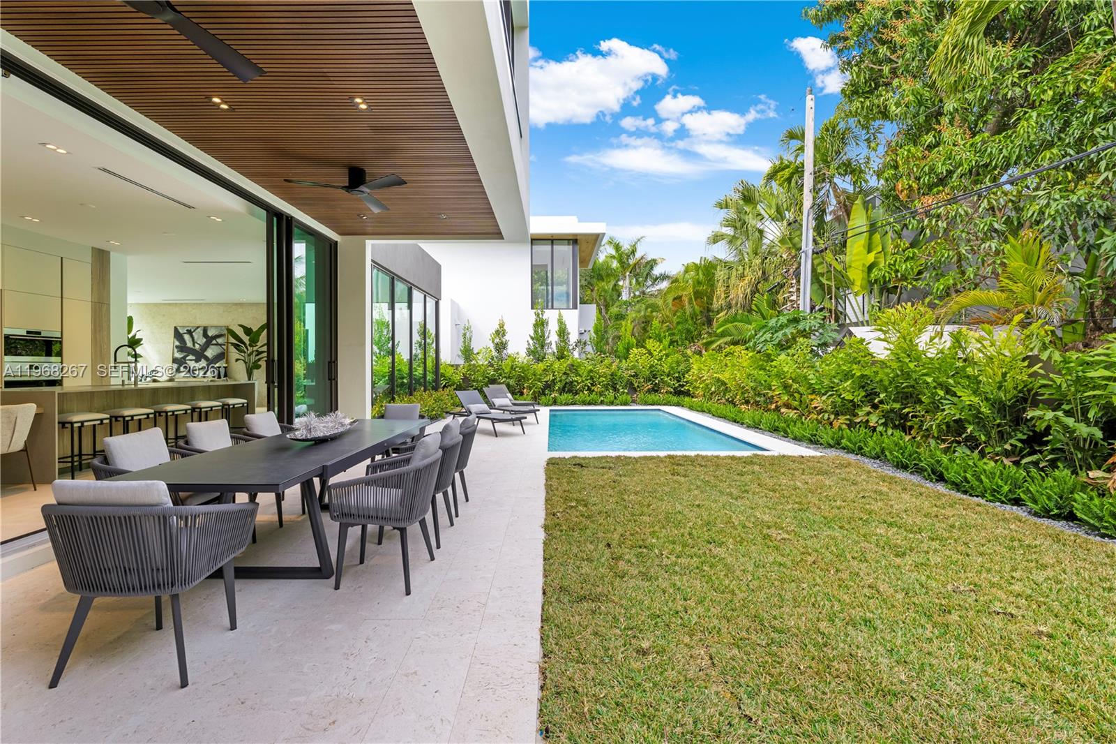 4081 Hardie Ave Miami, FL 33133