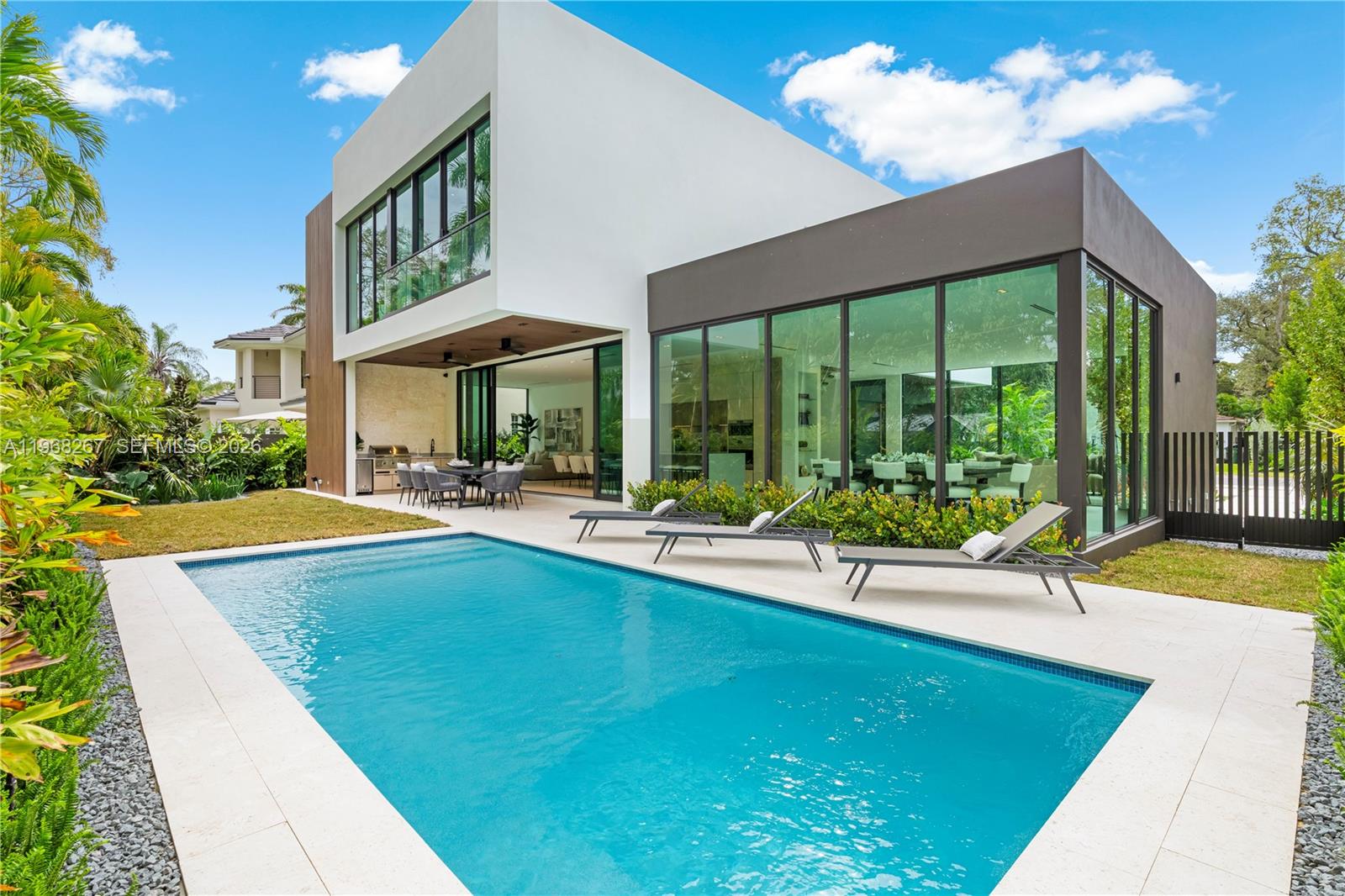 4081 Hardie Ave Miami, FL 33133