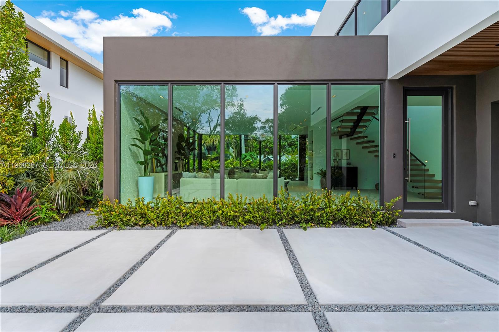 4081 Hardie Ave Miami, FL 33133