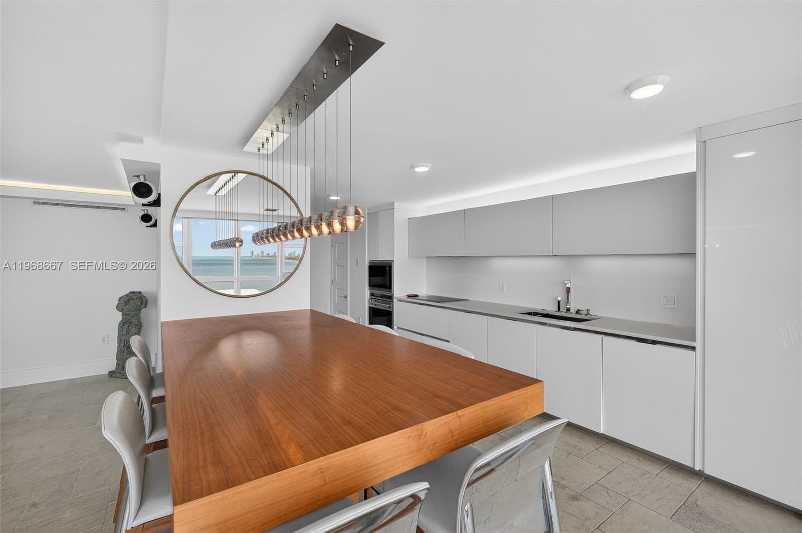 600 Grapetree Dr #11B-N Key Biscayne, FL 33149