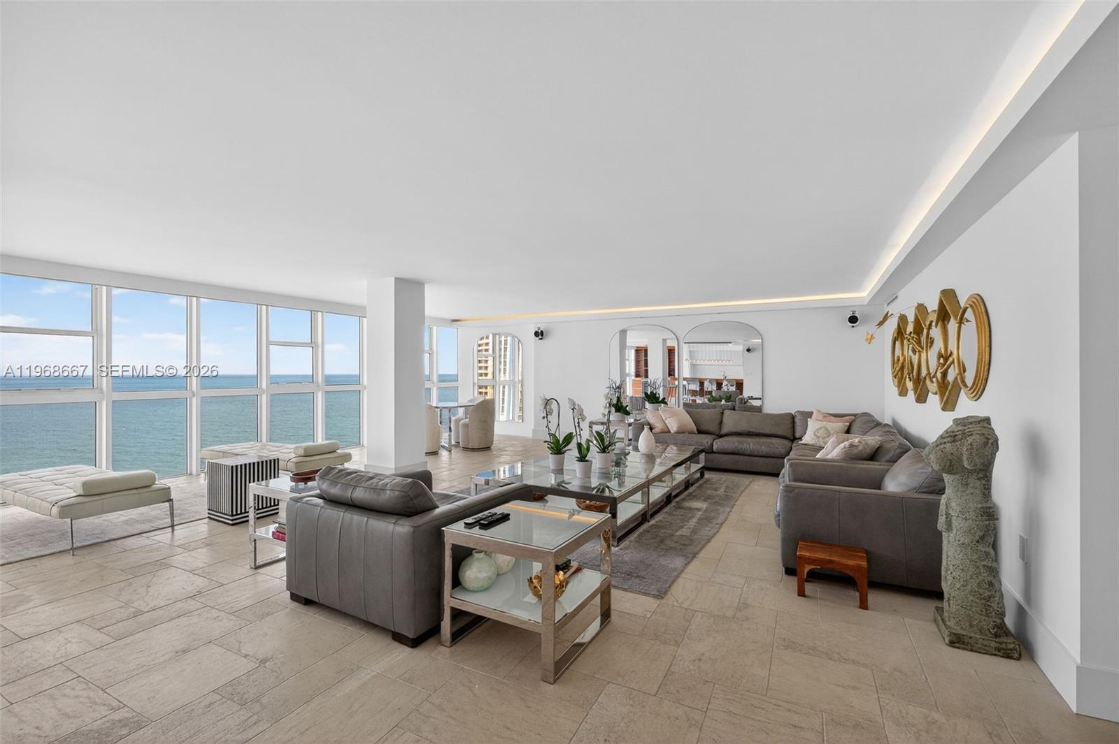 600 Grapetree Dr #11B-N Key Biscayne, FL 33149