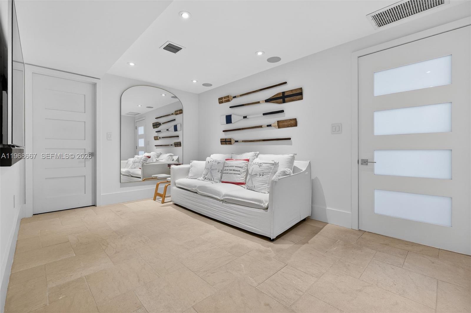 600 Grapetree Dr #11B-N Key Biscayne, FL 33149