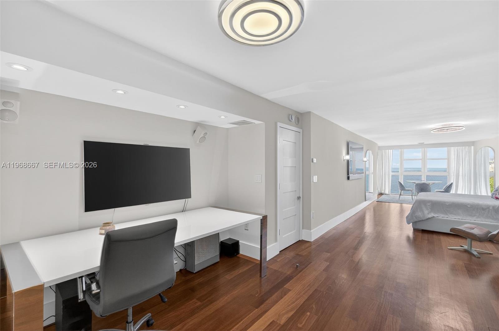 600 Grapetree Dr #11B-N Key Biscayne, FL 33149