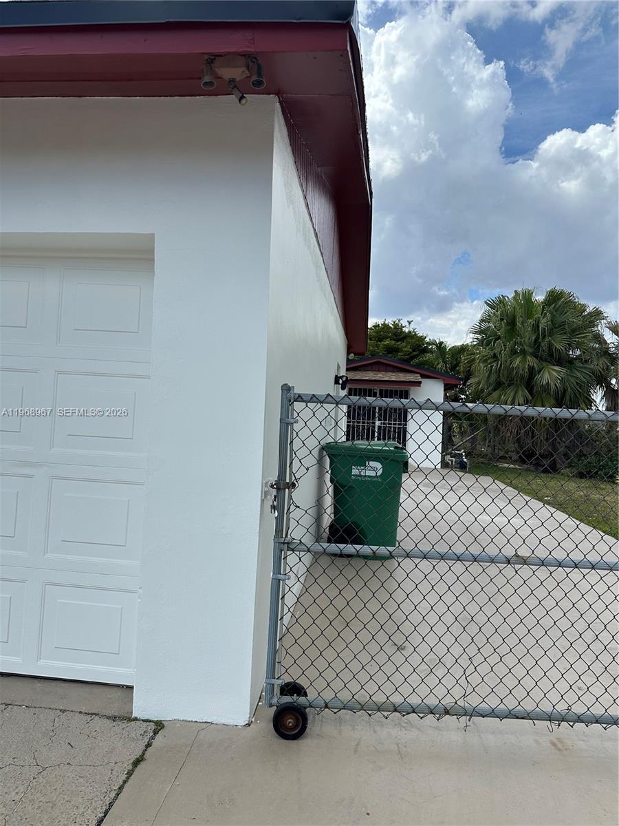 15200 SW 109th Ave Miami, FL 33157