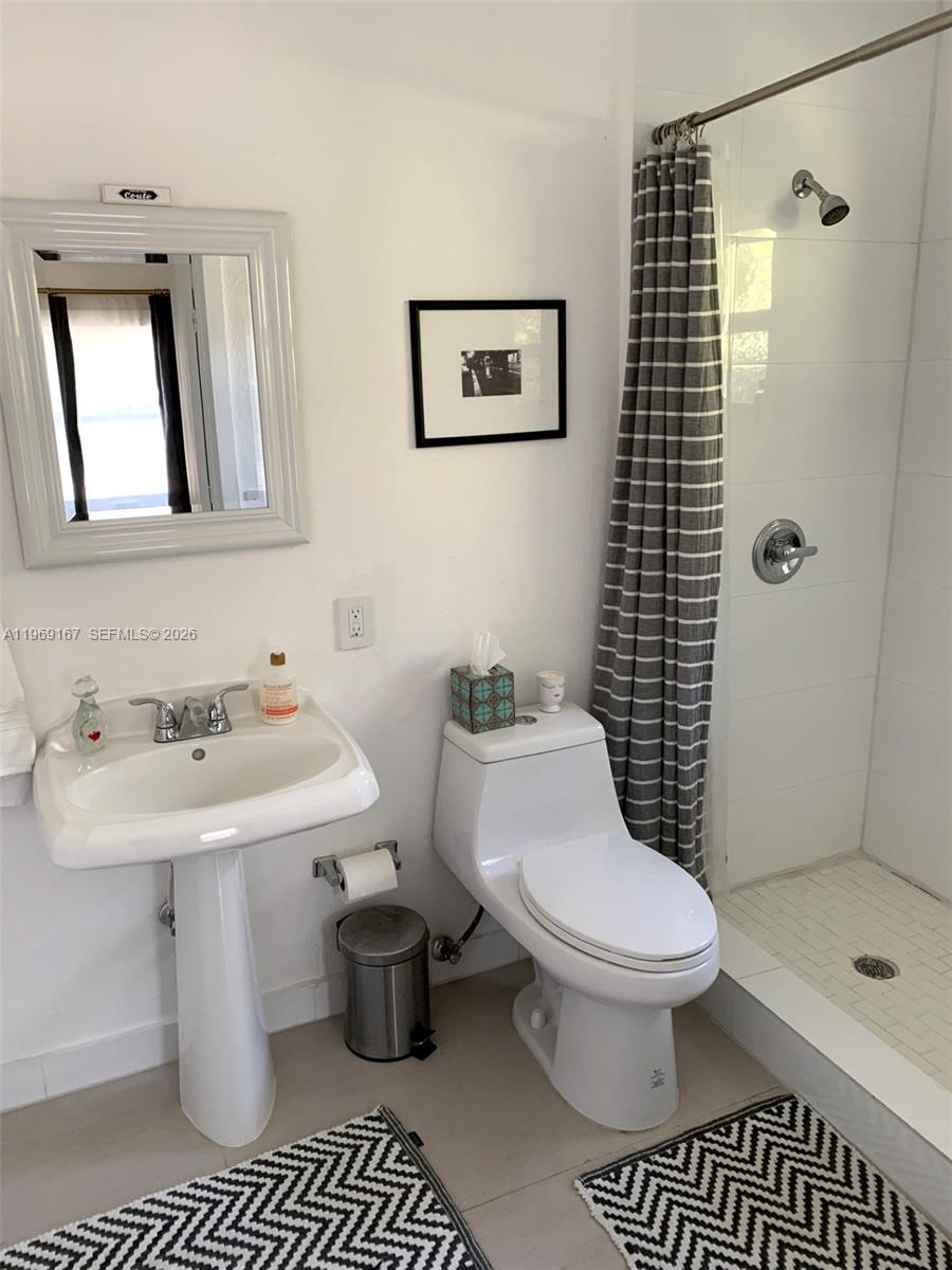 61 NW 53rd St Miami, FL 33127