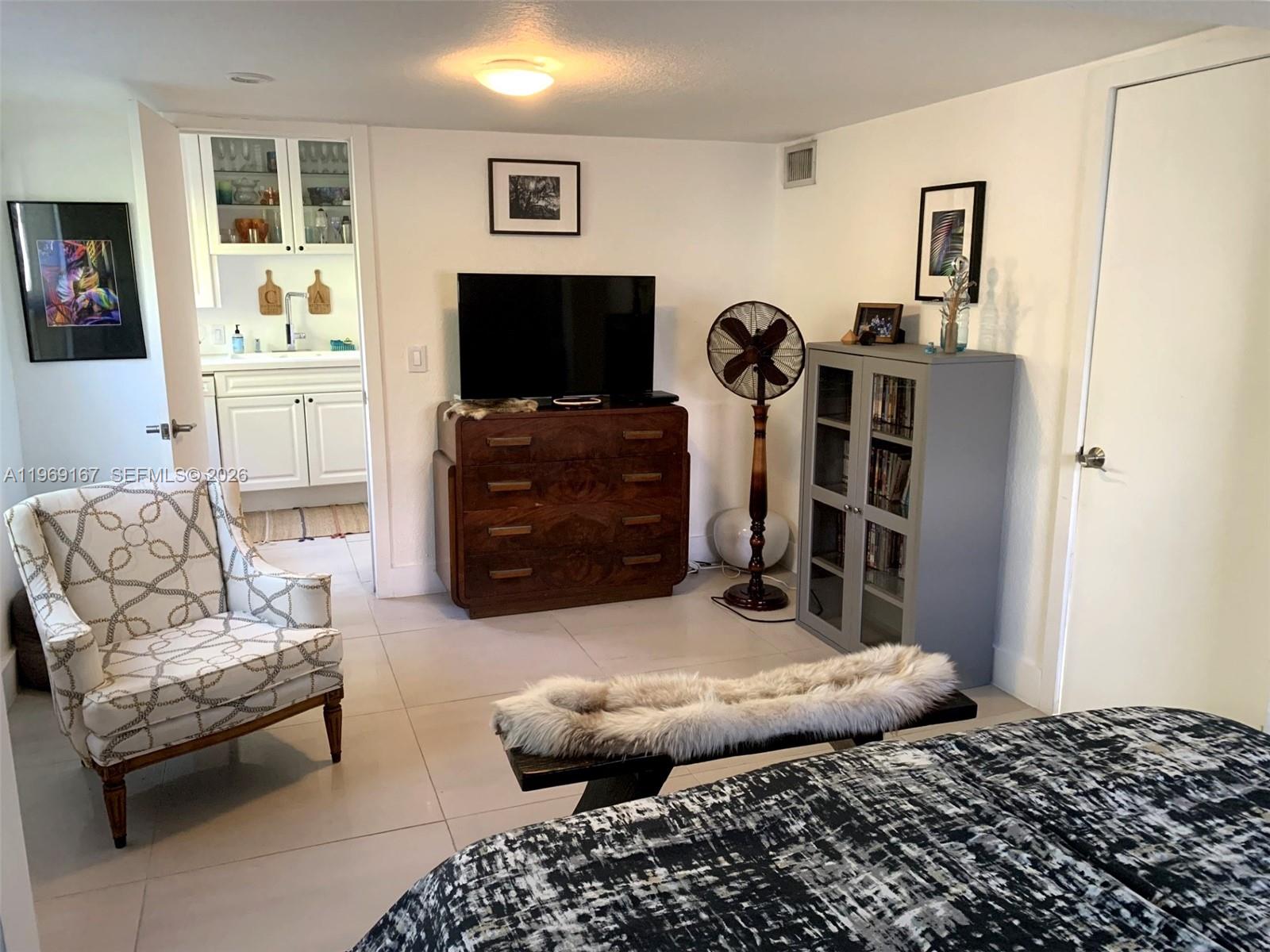 61 NW 53rd St Miami, FL 33127