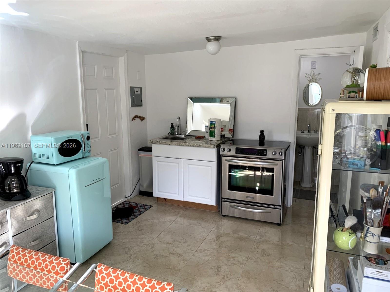 61 NW 53rd St Miami, FL 33127