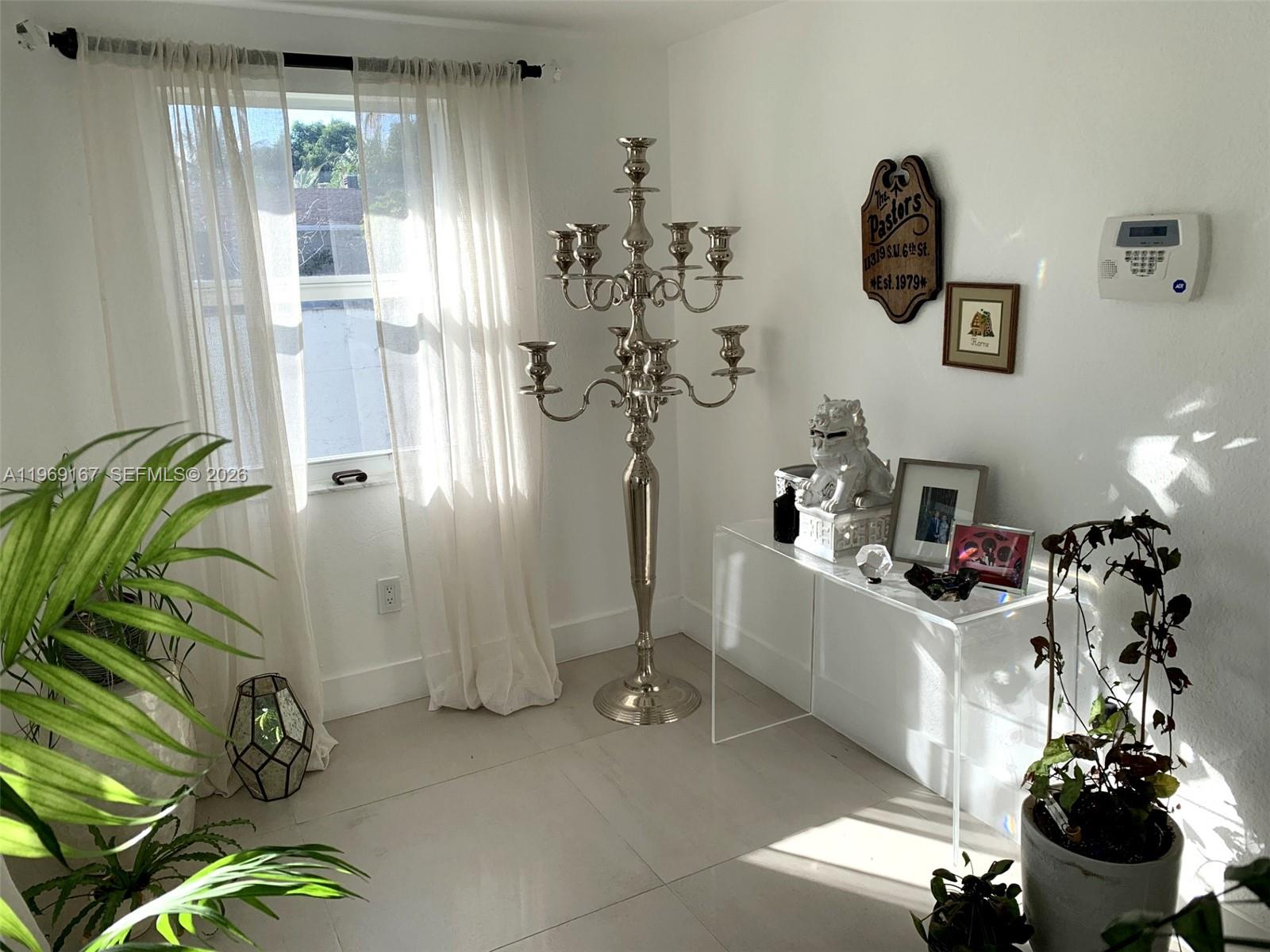 61 NW 53rd St Miami, FL 33127