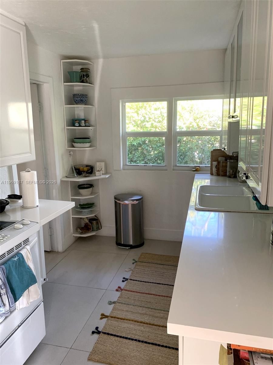 61 NW 53rd St Miami, FL 33127