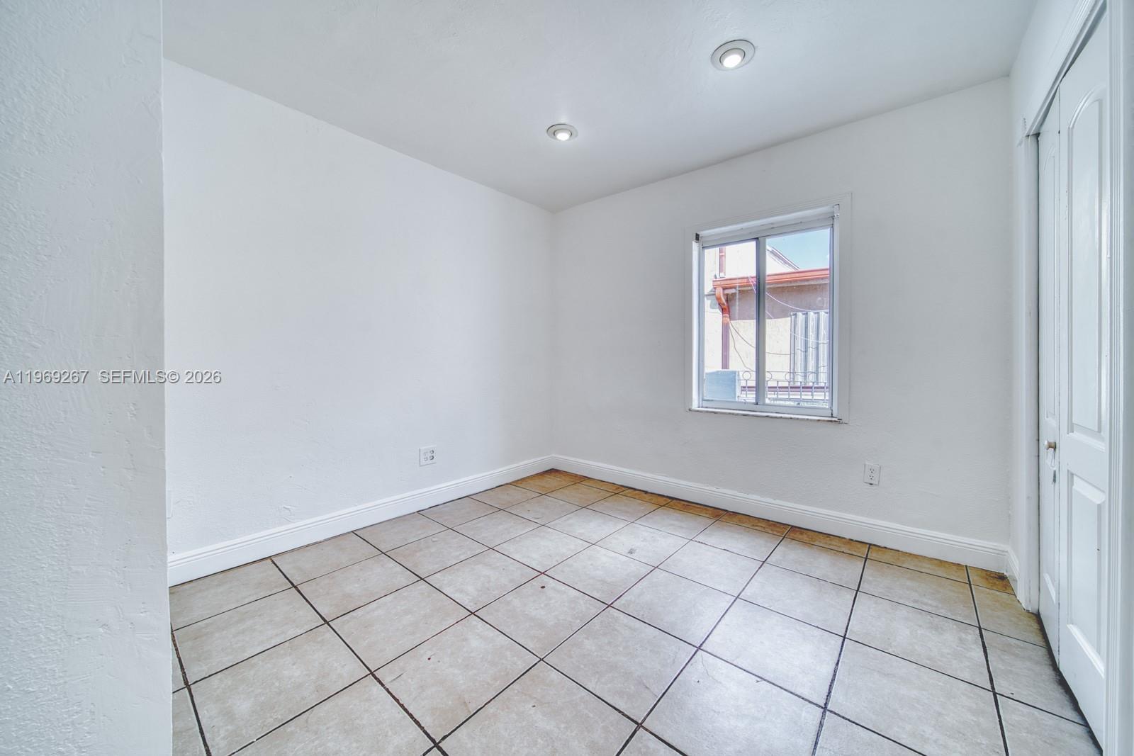 2171 SW 21st St Miami, FL 33145