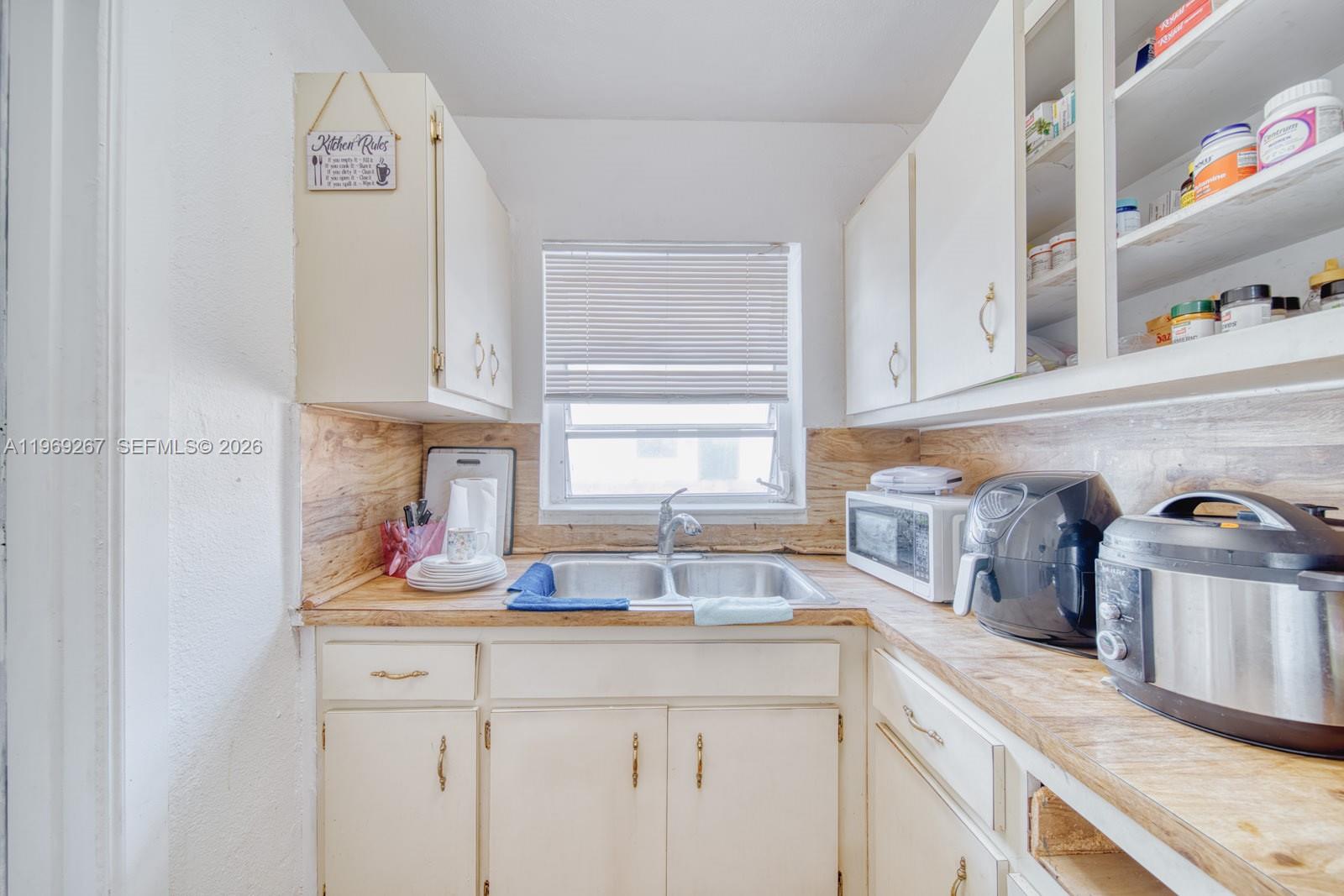 2171 SW 21st St Miami, FL 33145