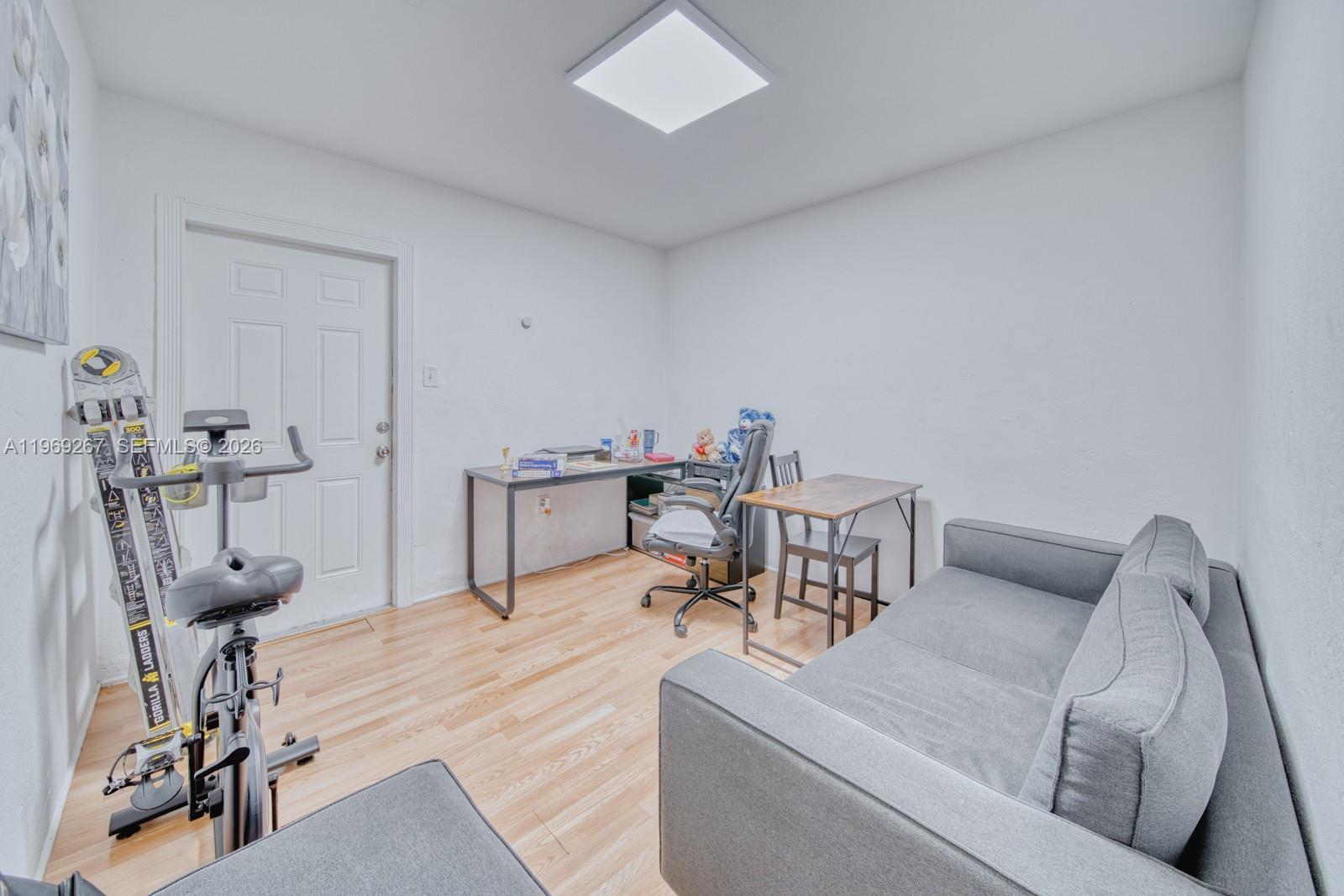 2171 SW 21st St Miami, FL 33145