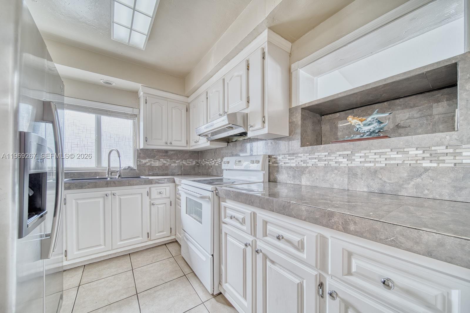 2171 SW 21st St Miami, FL 33145