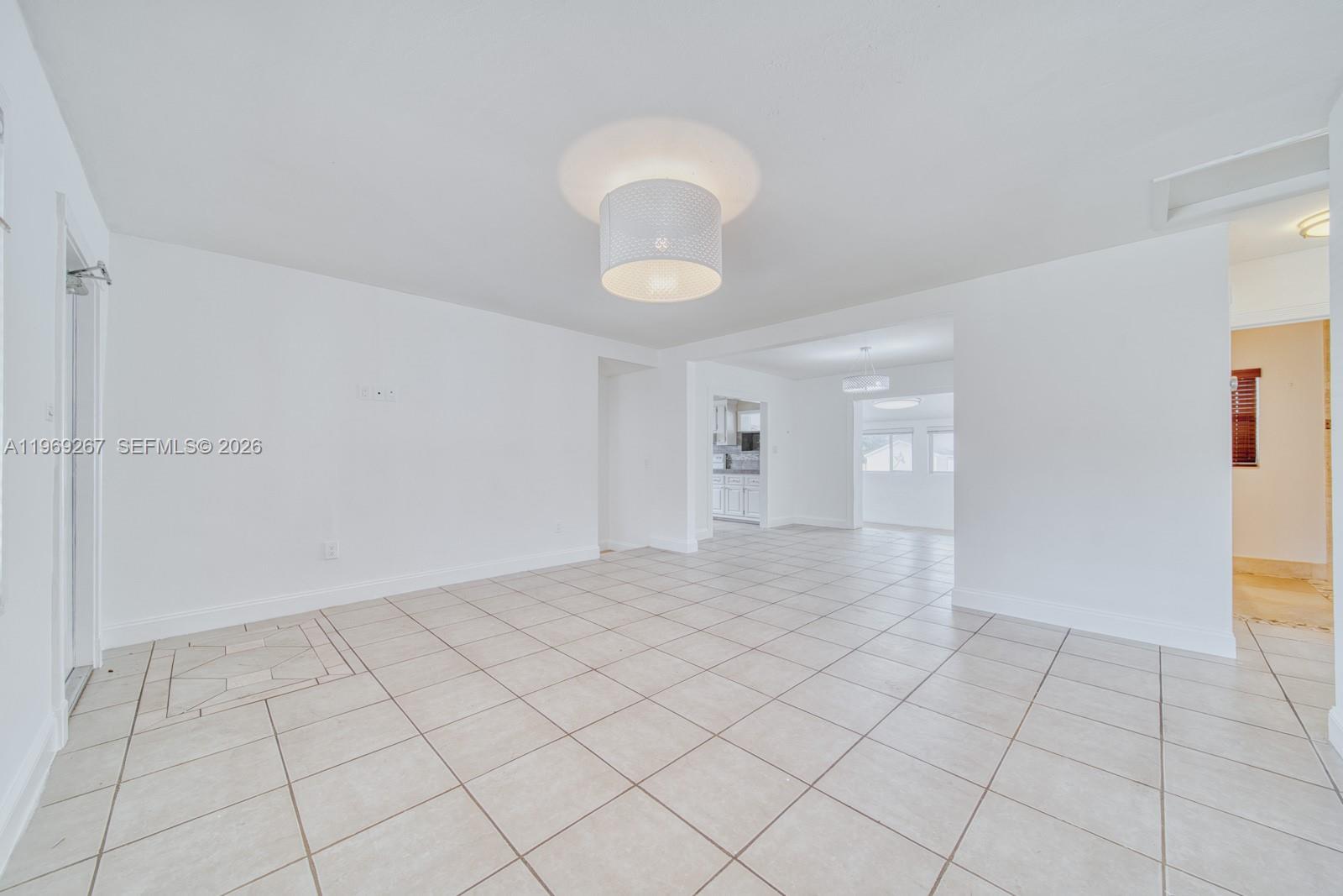 2171 SW 21st St Miami, FL 33145