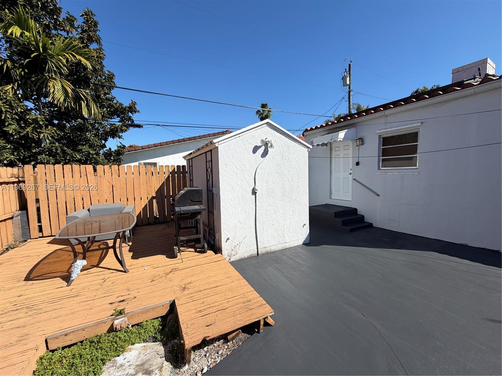 2171 SW 21st St Miami, FL 33145