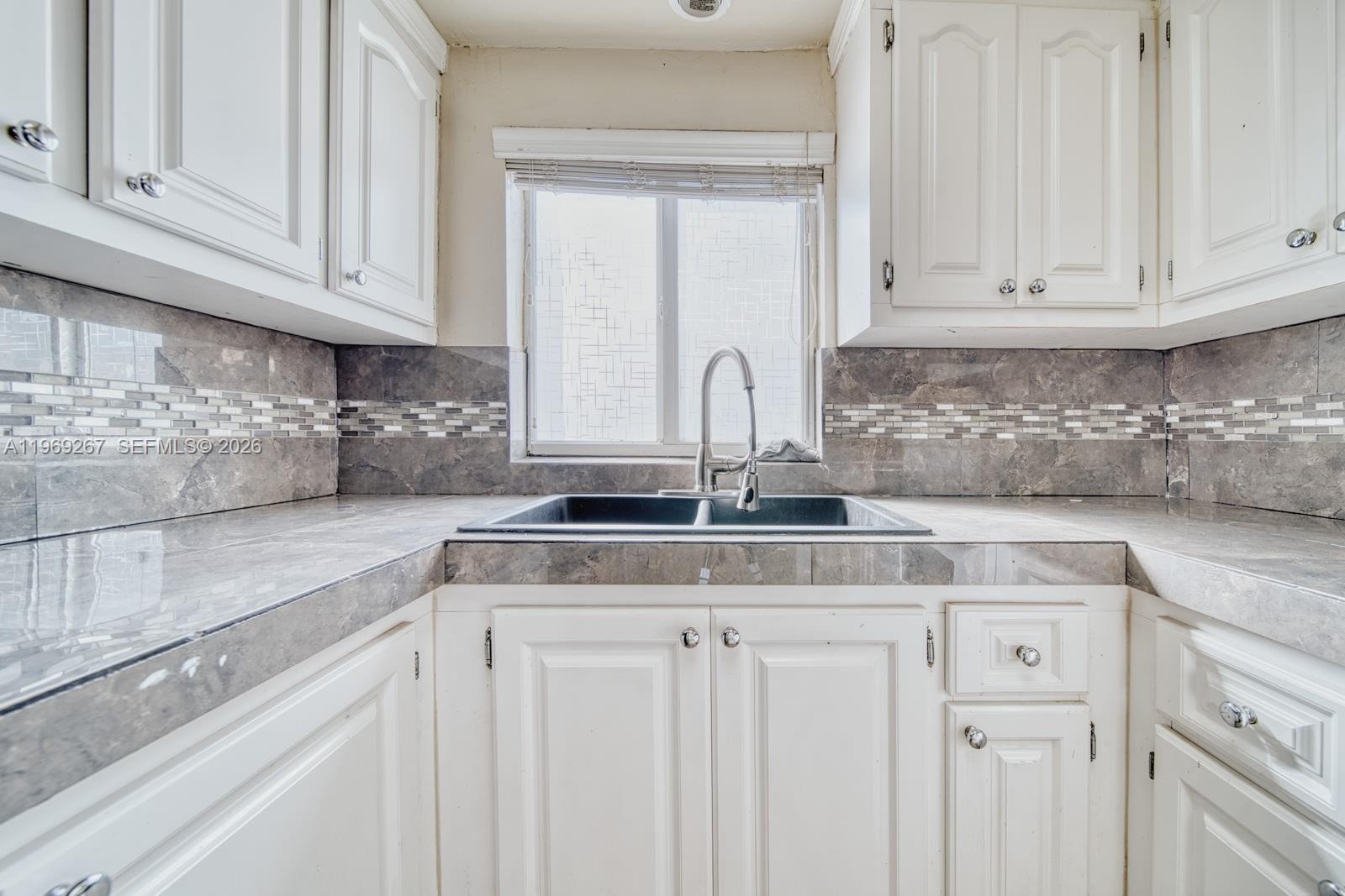 2171 SW 21st St Miami, FL 33145