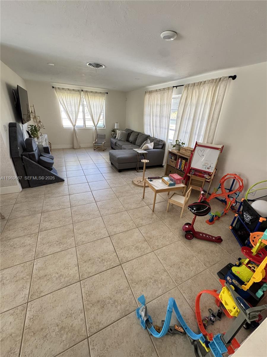 19520 SW 128th Ave Miami, FL 33177