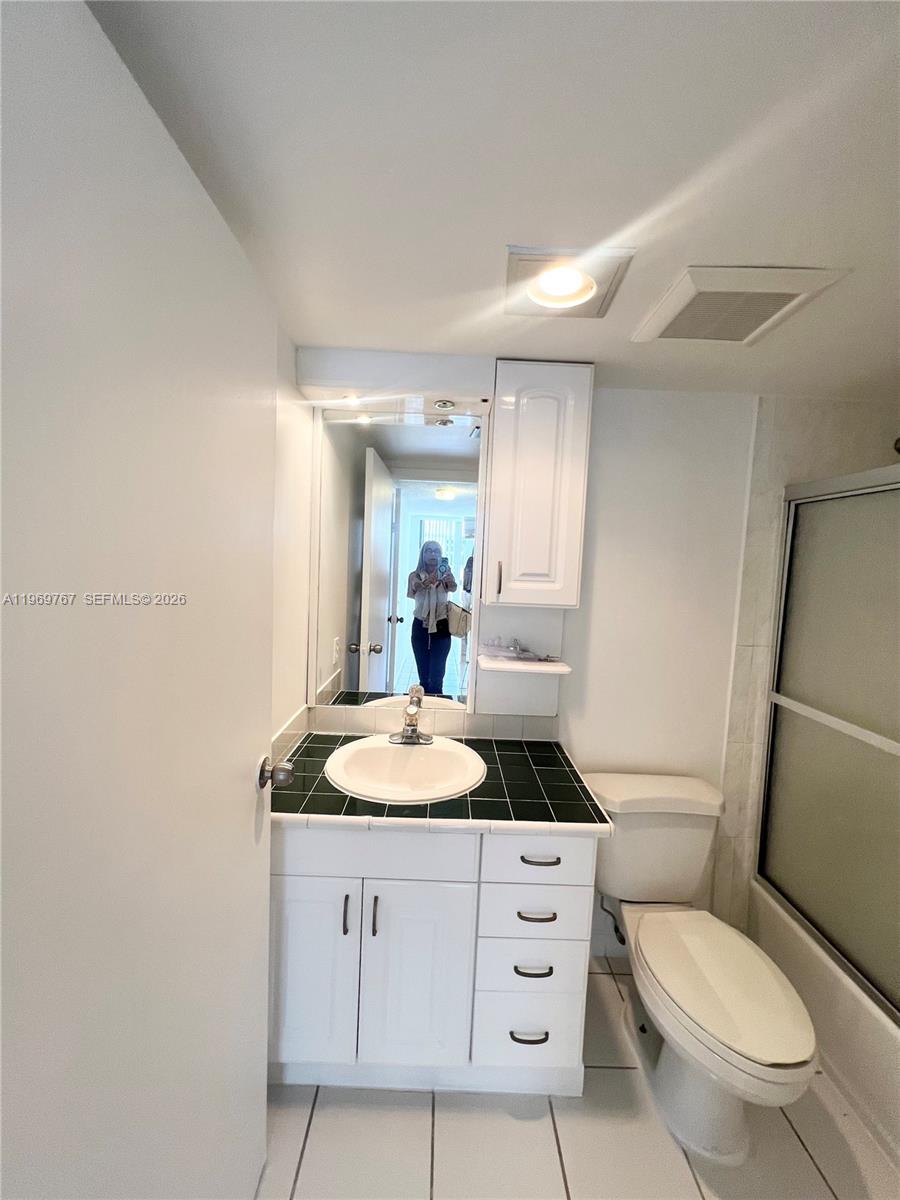 6937 Bay Dr #210 Miami Beach, FL 33141