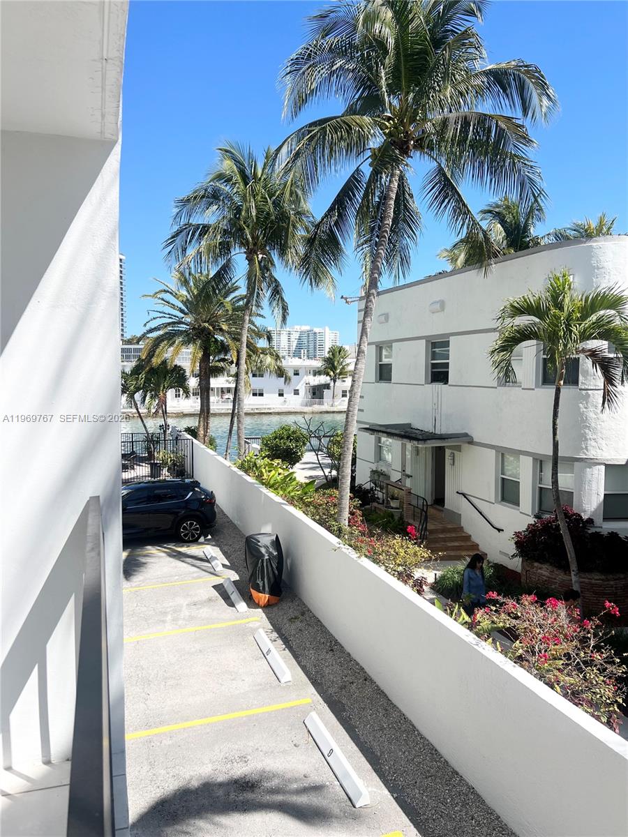 6937 Bay Dr #210 Miami Beach, FL 33141