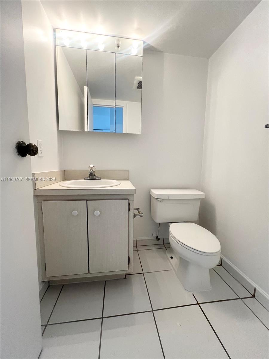 6937 Bay Dr #210 Miami Beach, FL 33141