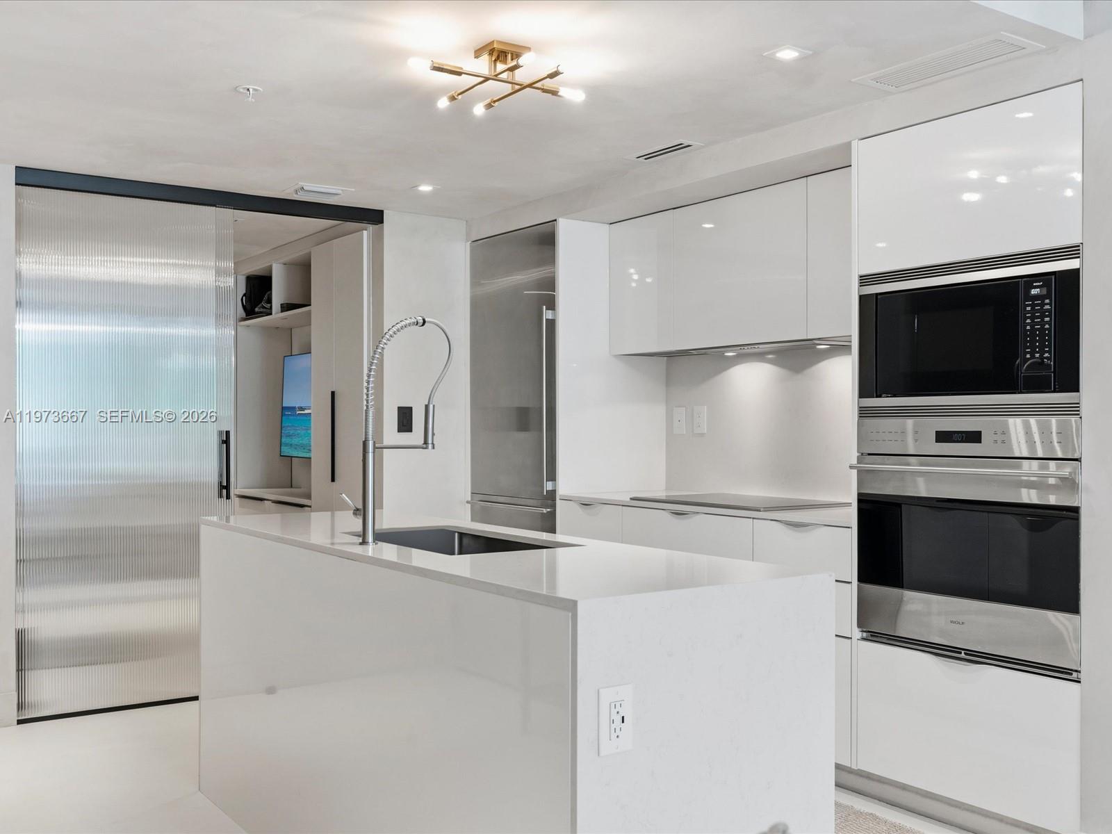 9521 E Bay Hbr Dr #705 Bay Harbor Islands, FL 33154