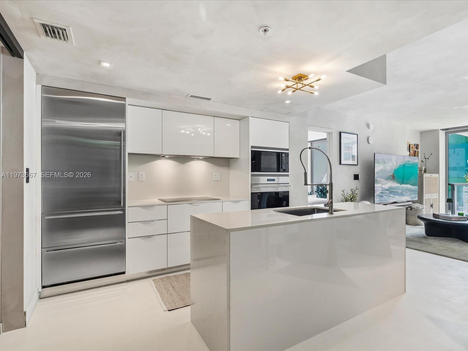 9521 E Bay Hbr Dr #705 Bay Harbor Islands, FL 33154