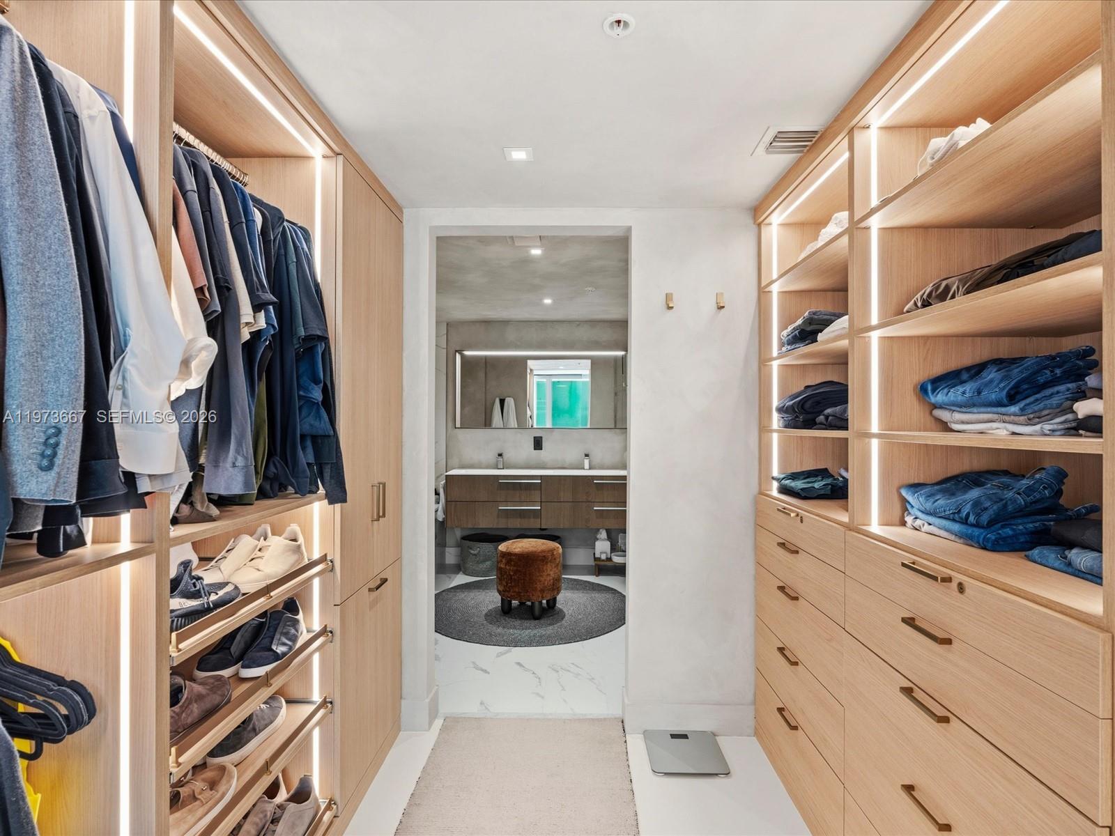 9521 E Bay Hbr Dr #705 Bay Harbor Islands, FL 33154