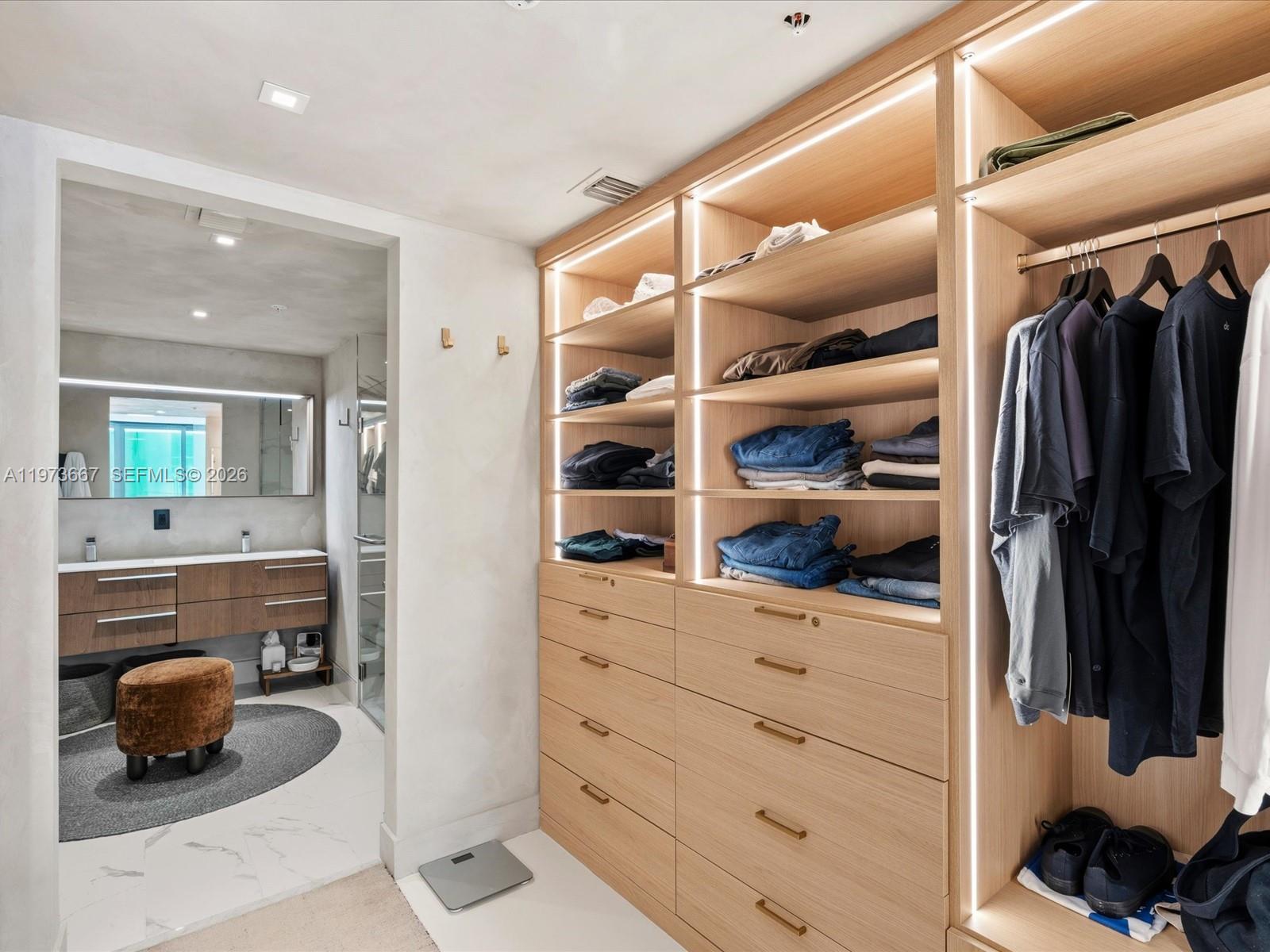 9521 E Bay Hbr Dr #705 Bay Harbor Islands, FL 33154