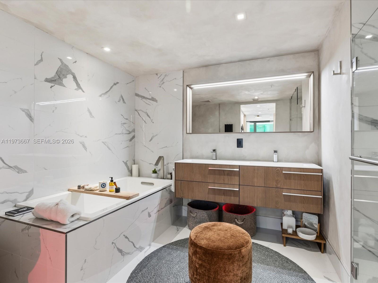 9521 E Bay Hbr Dr #705 Bay Harbor Islands, FL 33154