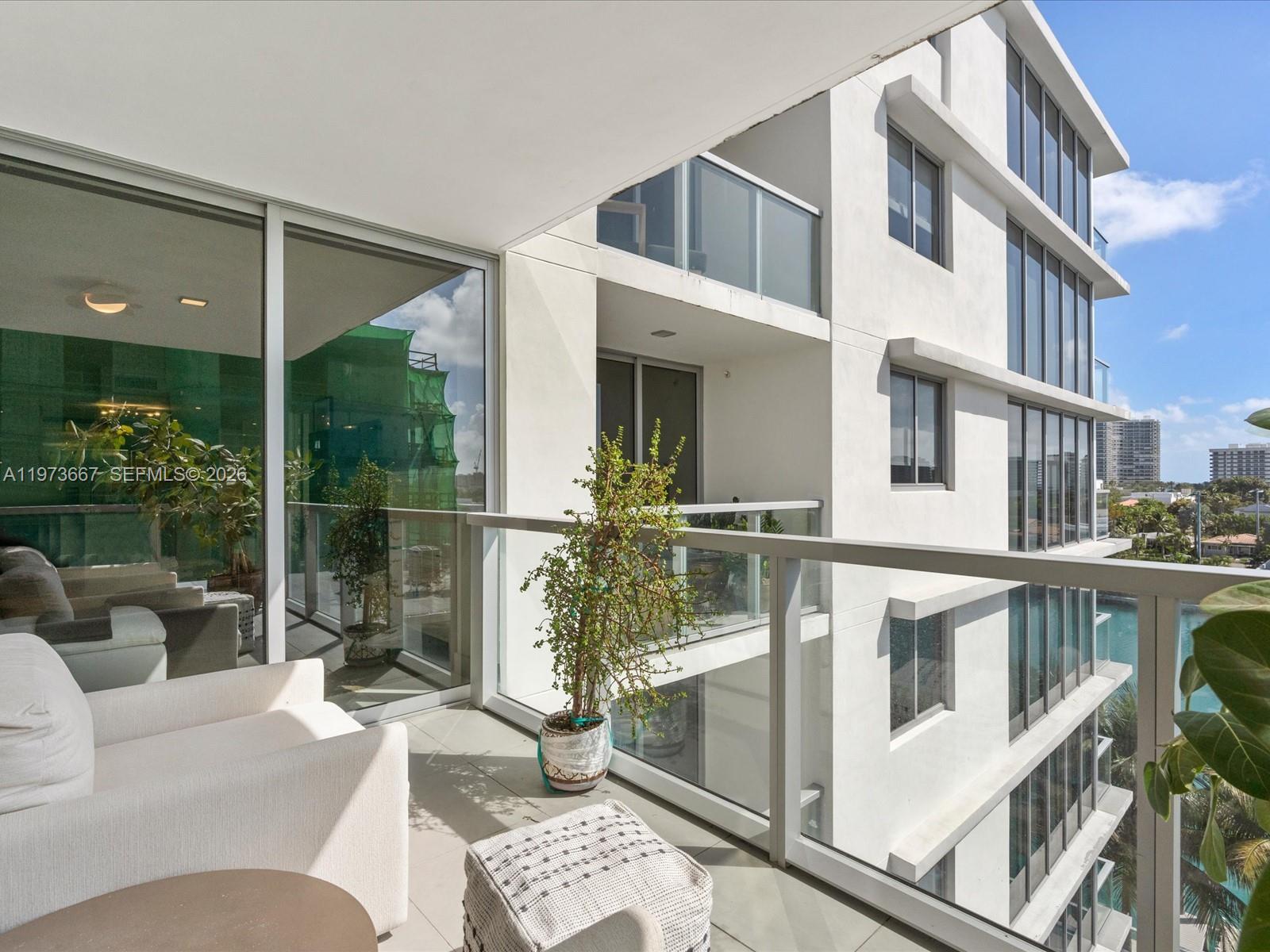 9521 E Bay Hbr Dr #705 Bay Harbor Islands, FL 33154