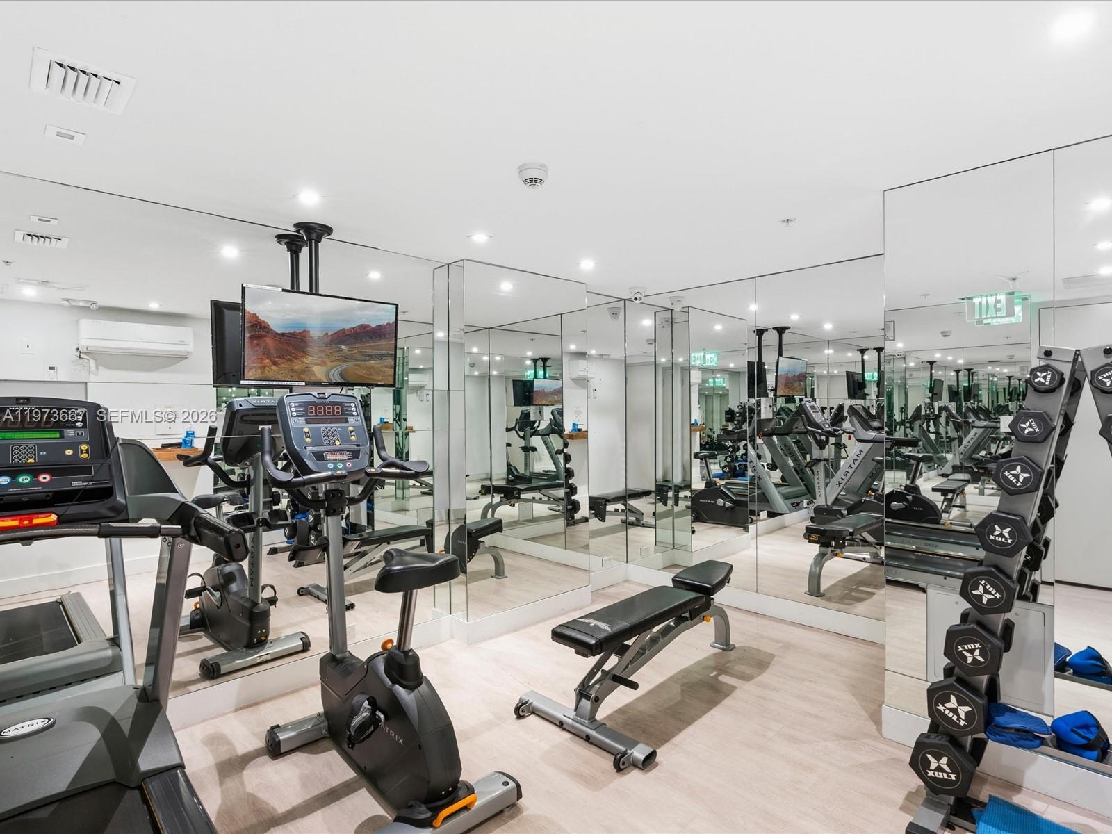 9521 E Bay Hbr Dr #705 Bay Harbor Islands, FL 33154