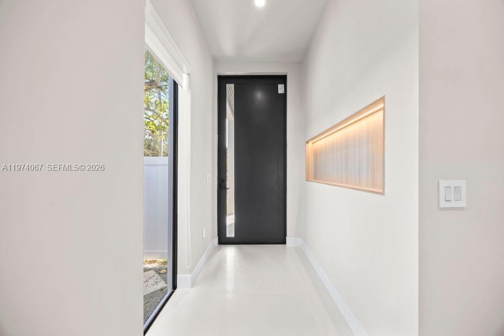 1135 NE 11th Ave Fort Lauderdale, FL 33304