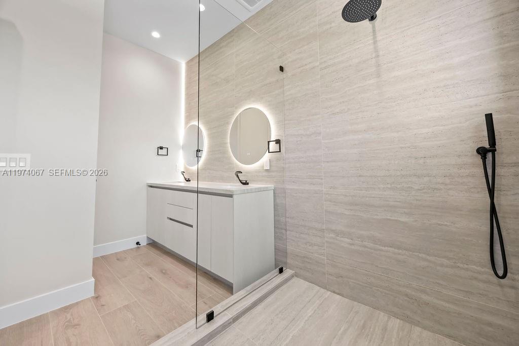 1135 NE 11th Ave Fort Lauderdale, FL 33304