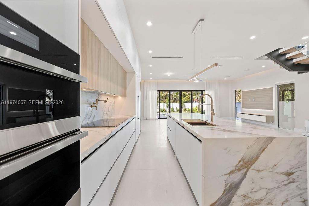 1135 NE 11th Ave Fort Lauderdale, FL 33304