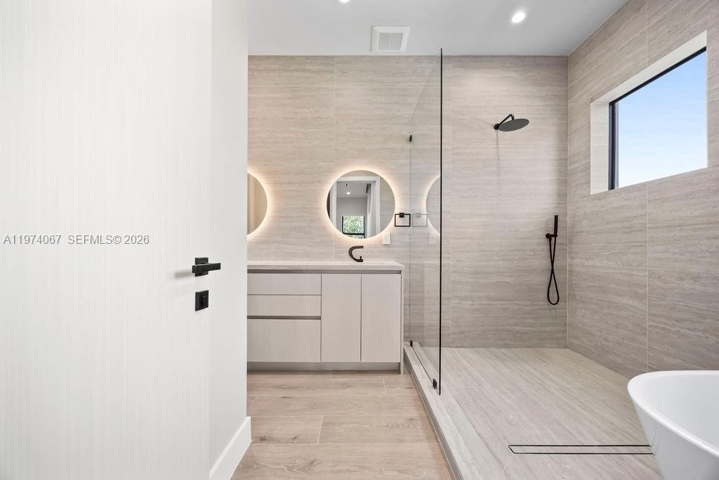 1135 NE 11th Ave Fort Lauderdale, FL 33304