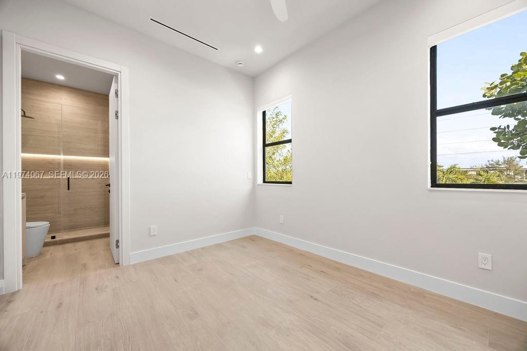 1135 NE 11th Ave Fort Lauderdale, FL 33304