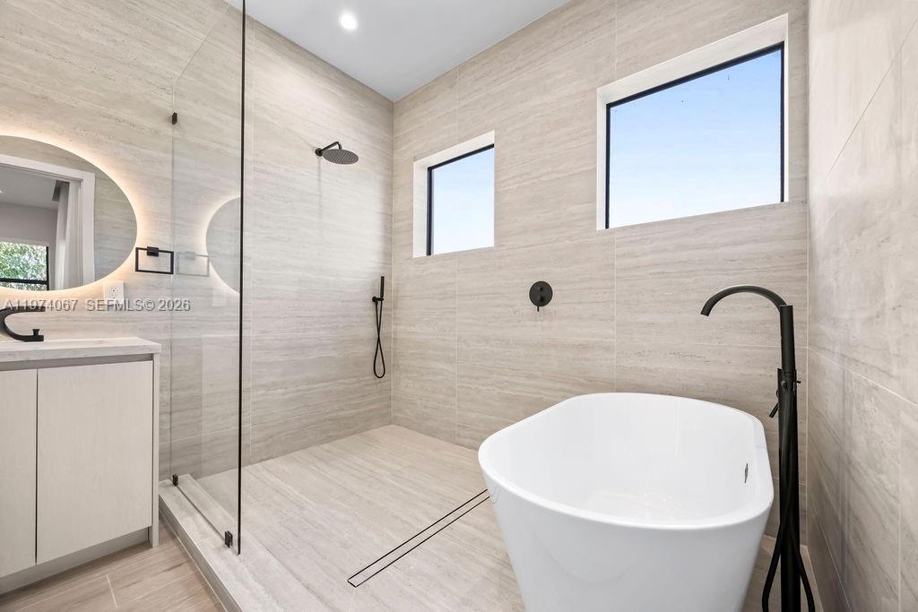 1135 NE 11th Ave Fort Lauderdale, FL 33304