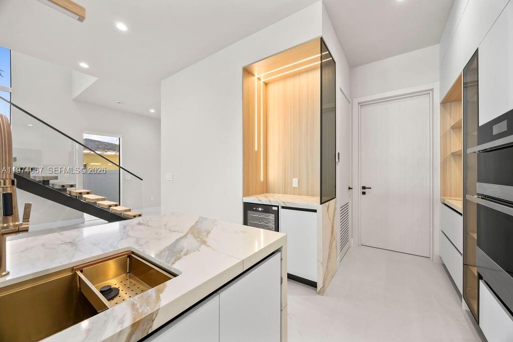 1135 NE 11th Ave Fort Lauderdale, FL 33304