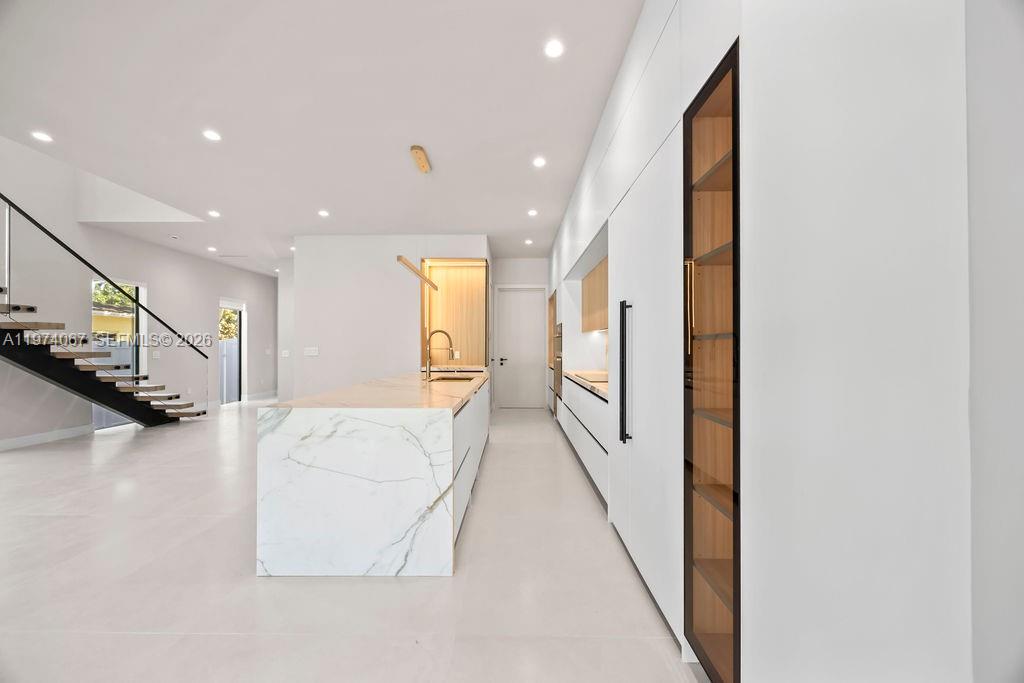 1135 NE 11th Ave Fort Lauderdale, FL 33304