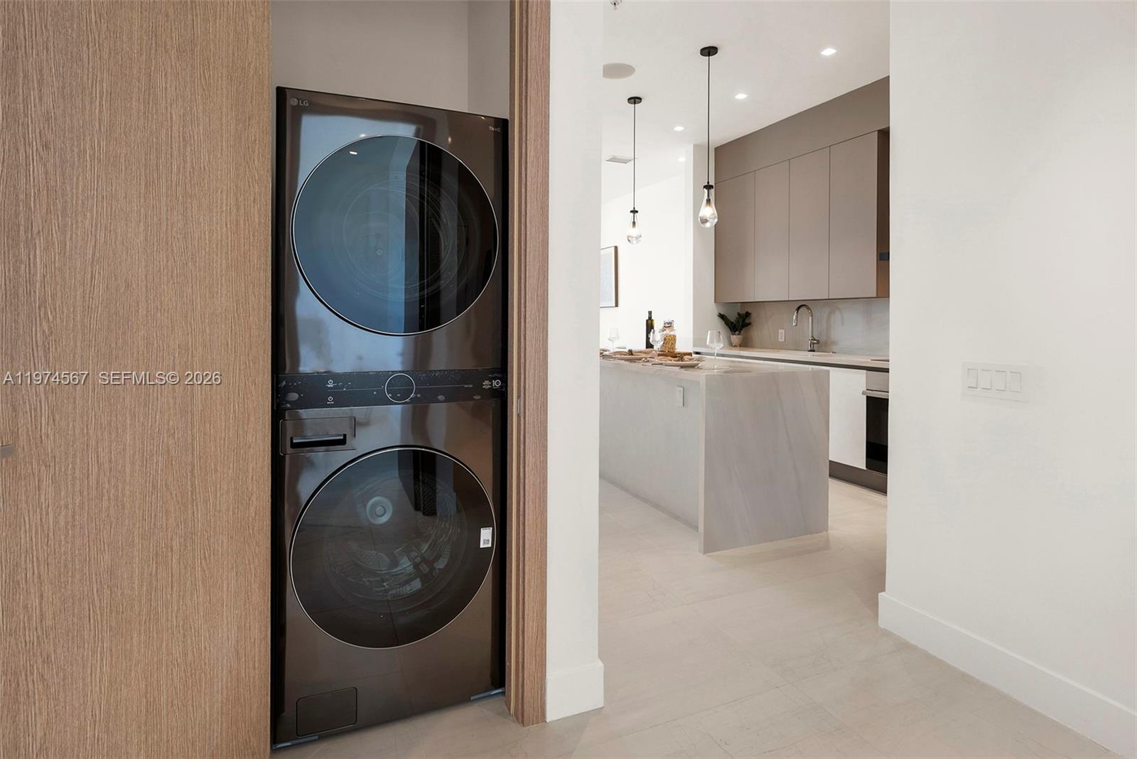 246 NE 6th Ave #302 Delray Beach, FL 33483