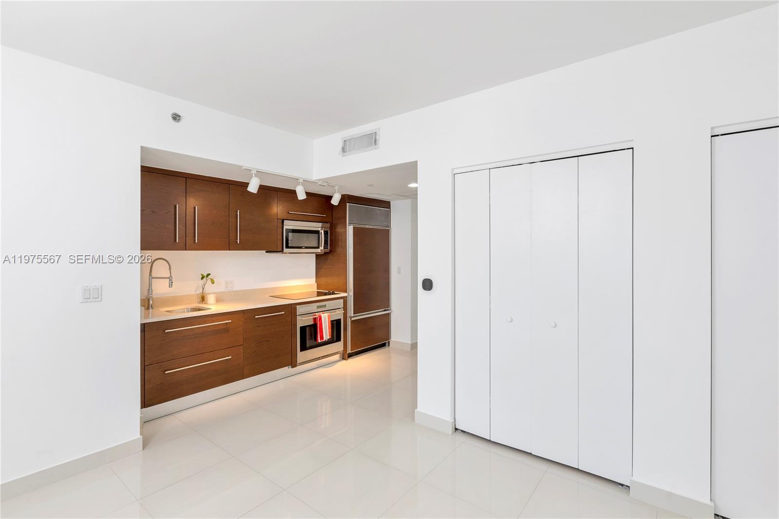 image Icon Brickell I9