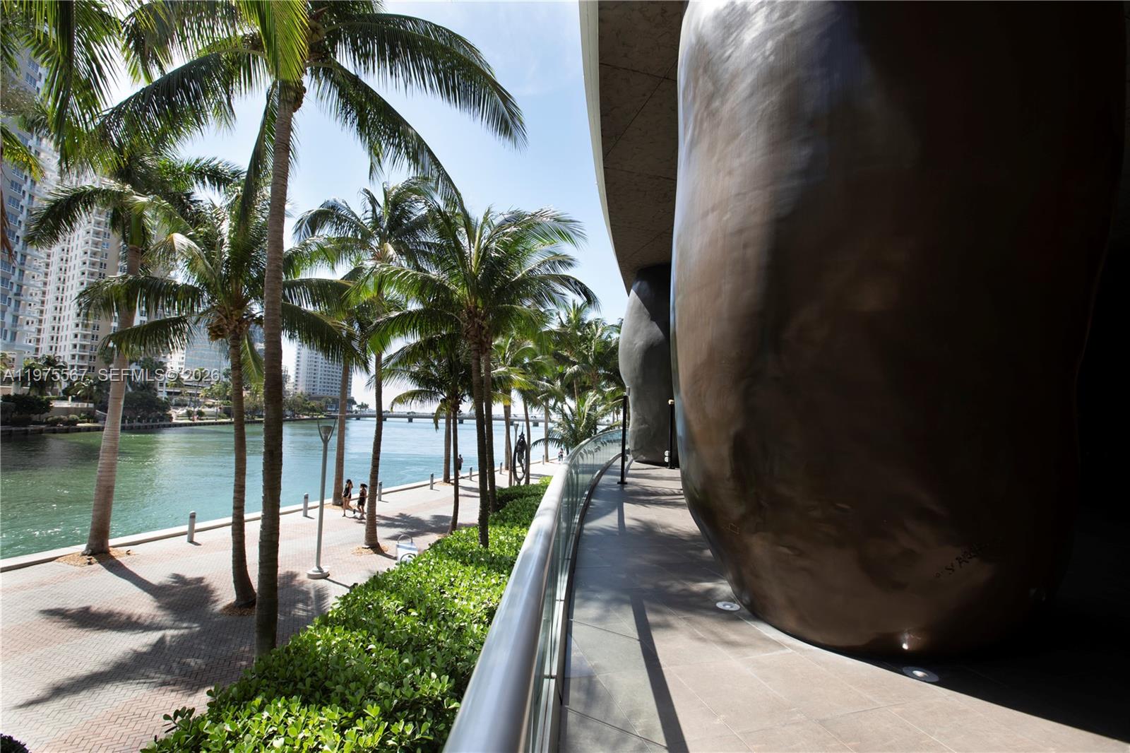 image Icon Brickell I20