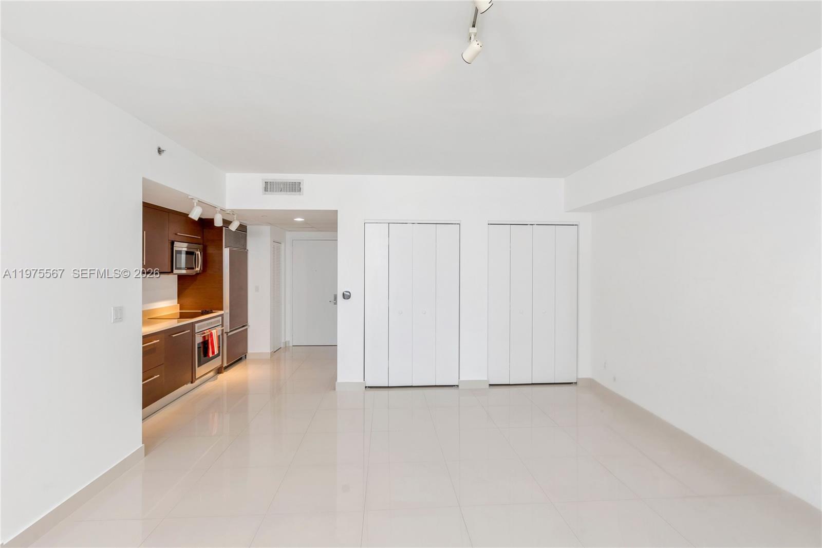 image Icon Brickell I8