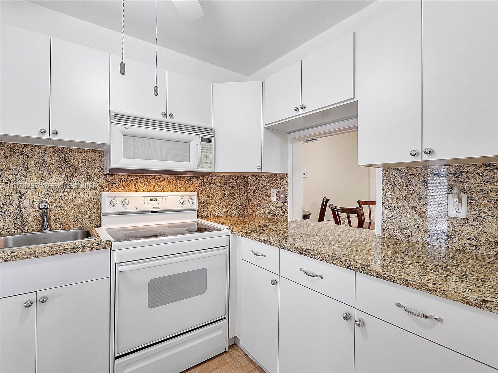 2050 NE 39th St #W212 Lighthouse Point, FL 33064