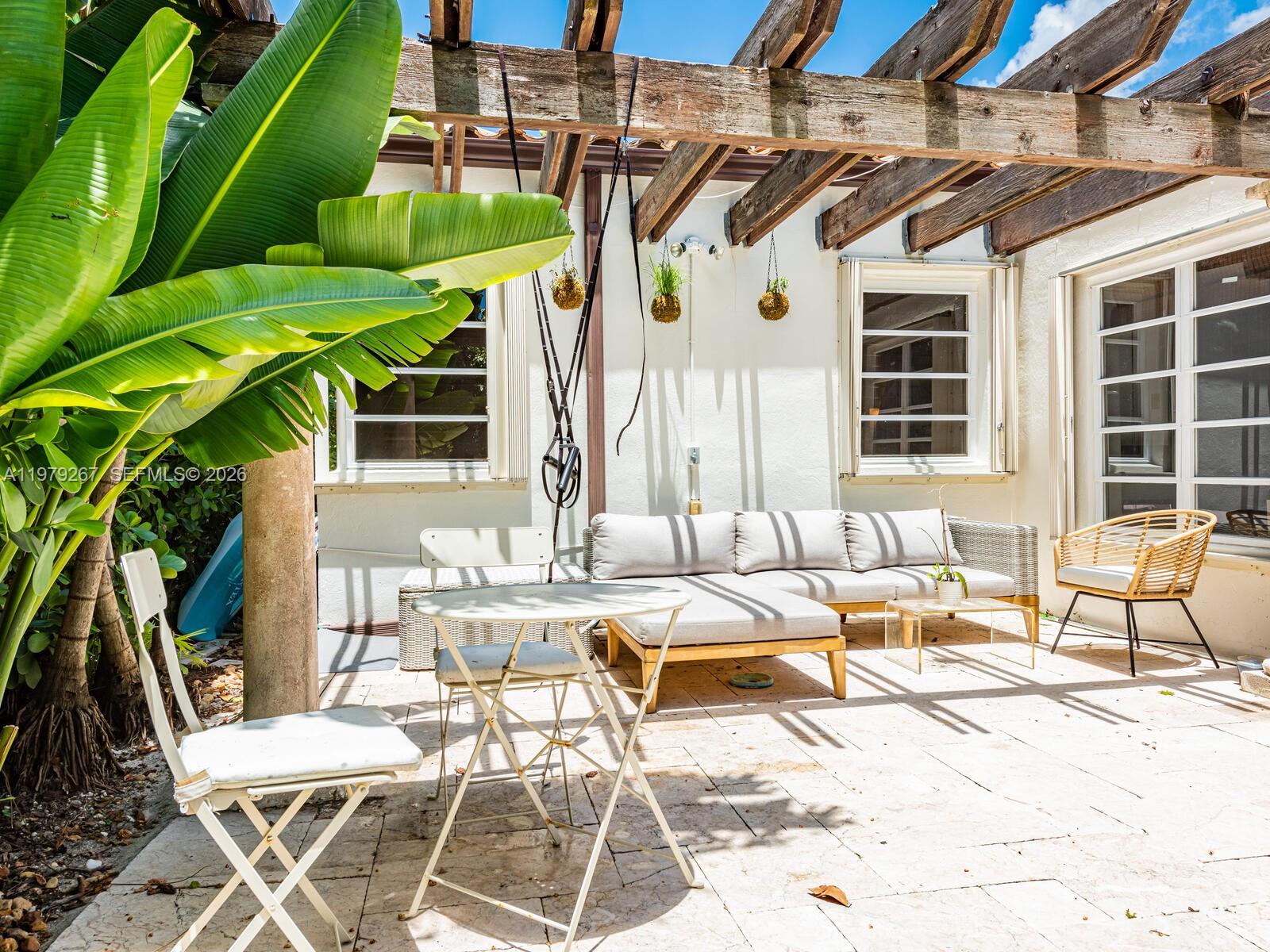 8927 Hawthorne Ave Surfside, FL 33154