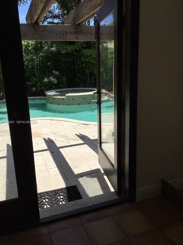 8927 Hawthorne Ave Surfside, FL 33154