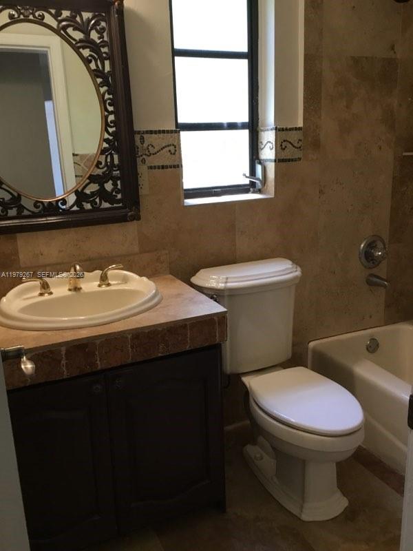 8927 Hawthorne Ave Surfside, FL 33154