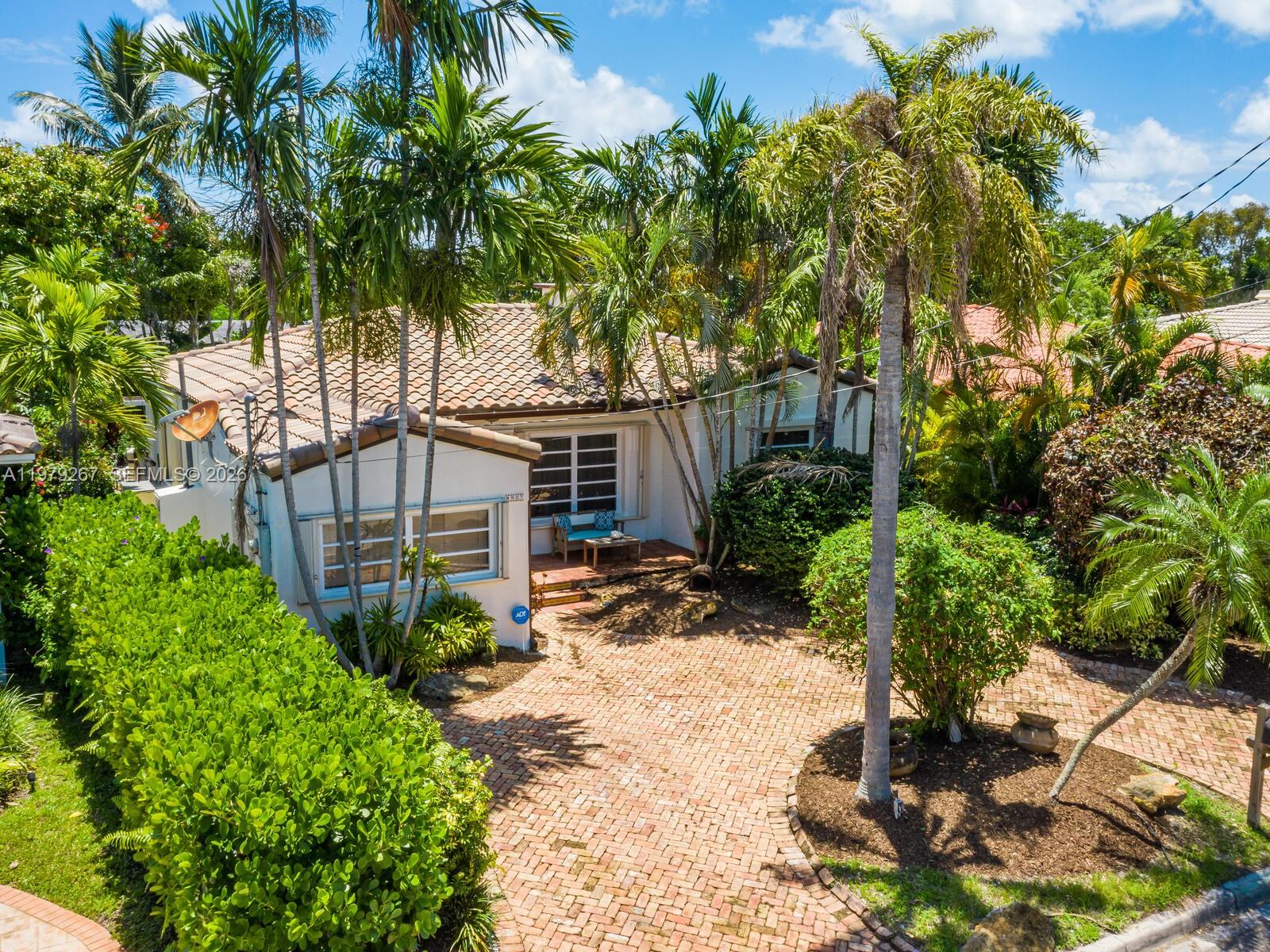 8927 Hawthorne Ave Surfside, FL 33154